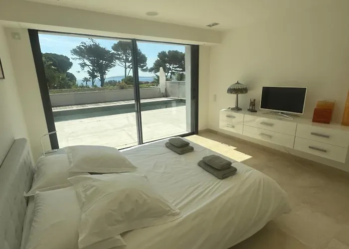 Alicia Maxima Apartment *